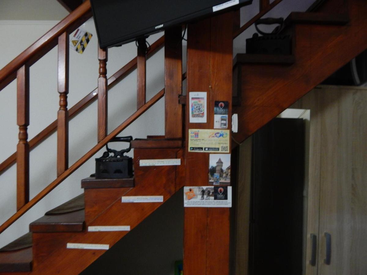 4 Apartment *