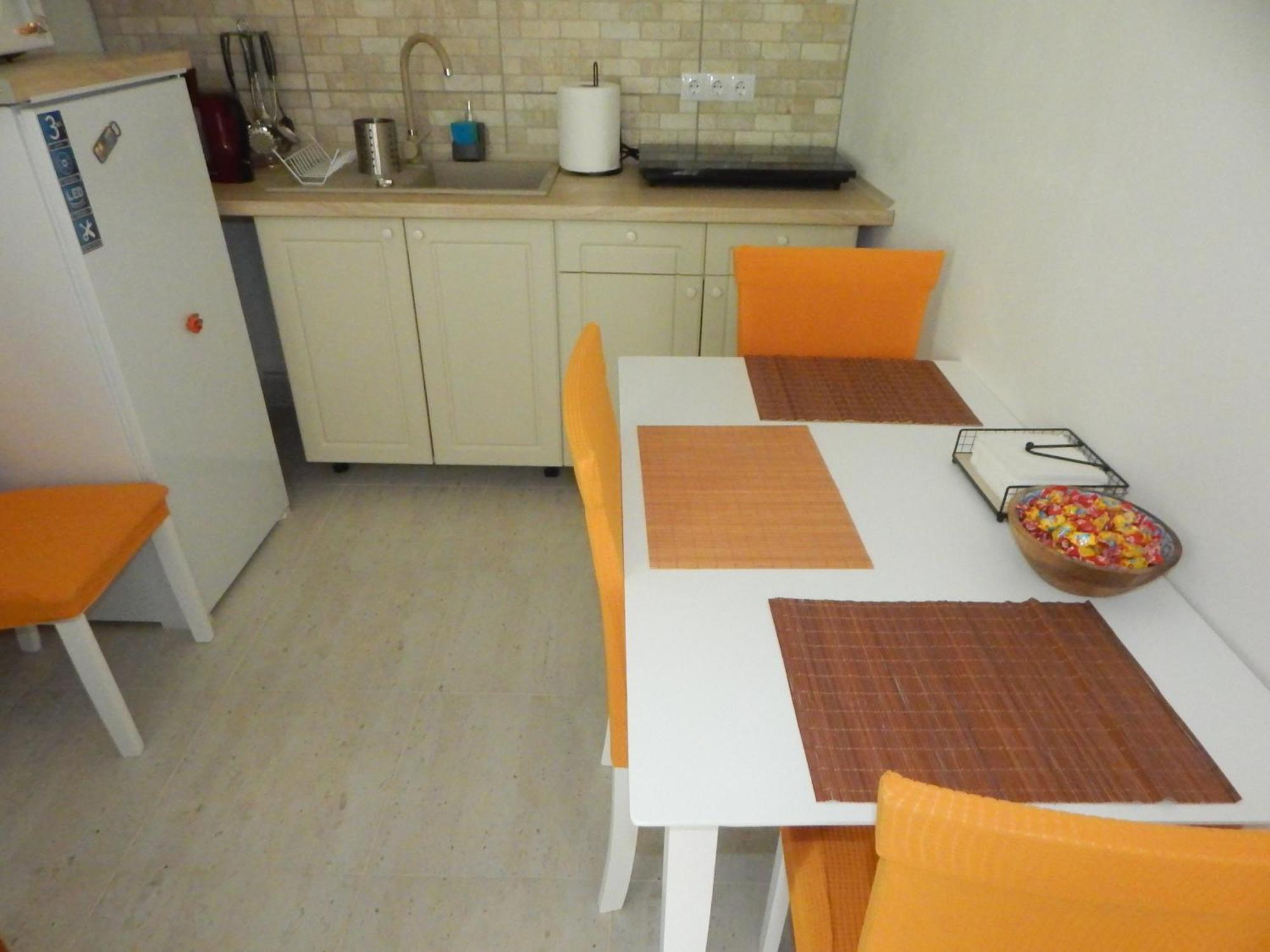 4 Apartment *