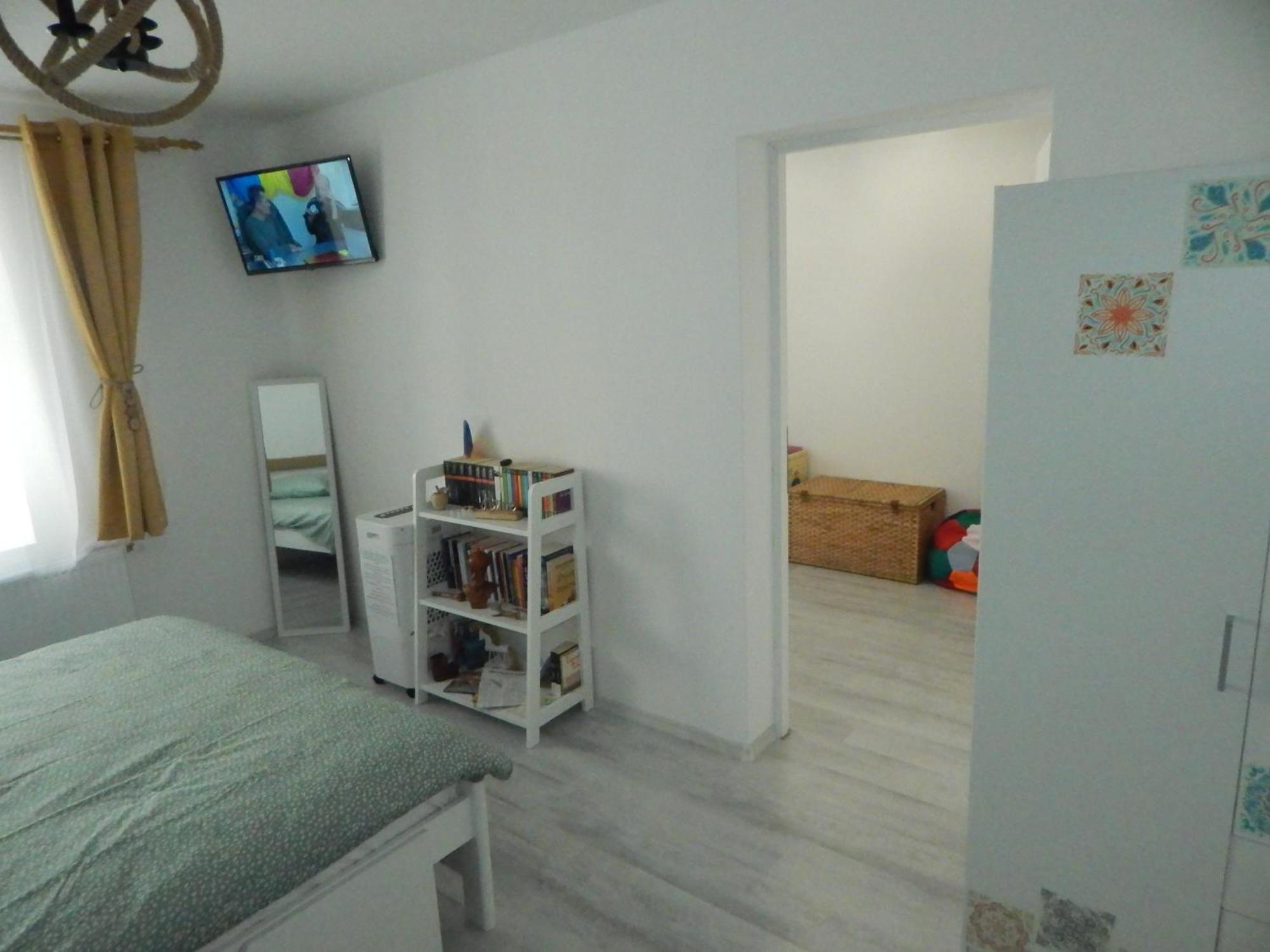 Apartment 4