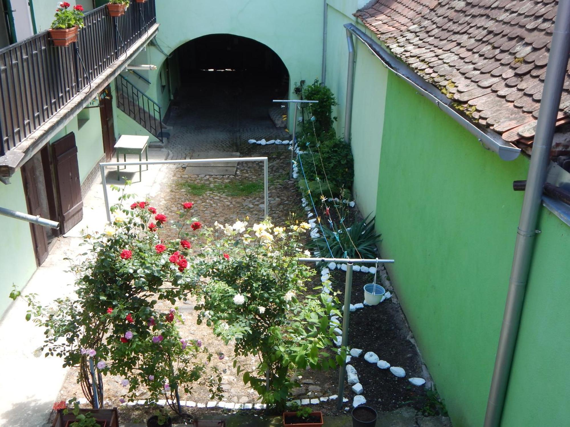 Apartment 4 *