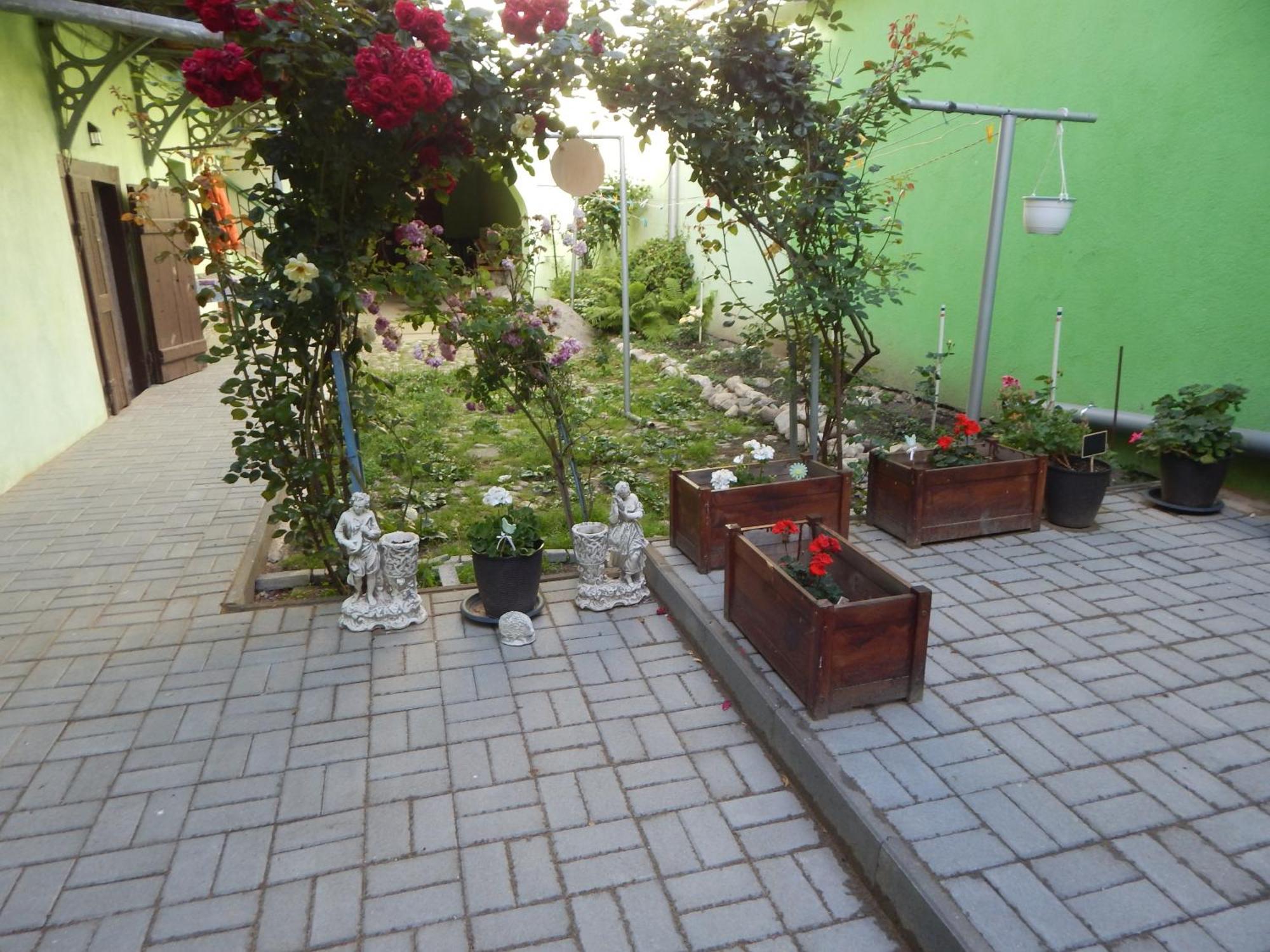 Apartment 4 *
